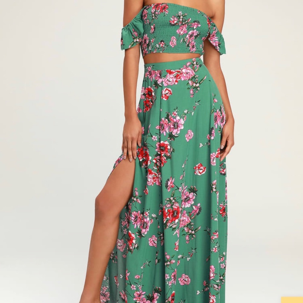 NWT Away On Vacay Green Floral Print Two-Piece Maxi Dress